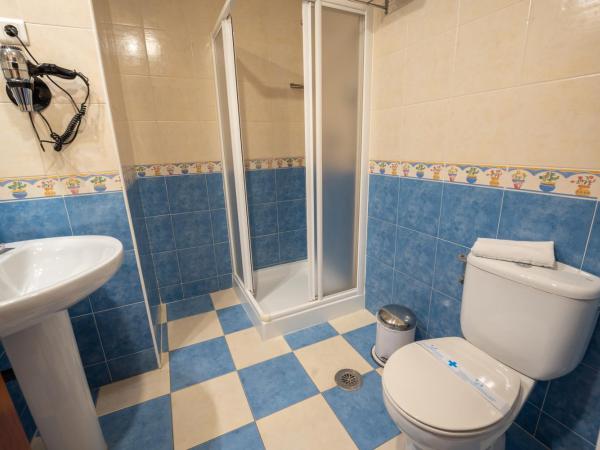 Hotel Romerito : photo 3 de la chambre chambre triple