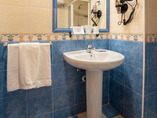 Hotel Romerito : photo 4 de la chambre chambre triple