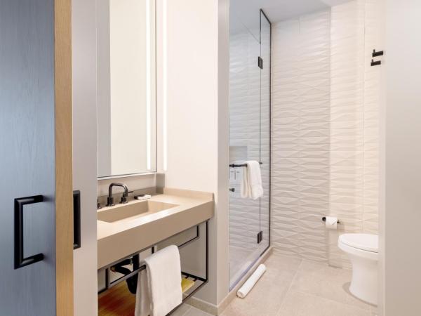 The Shay, a Destination by Hyatt : photo 8 de la chambre chambre lit king-size