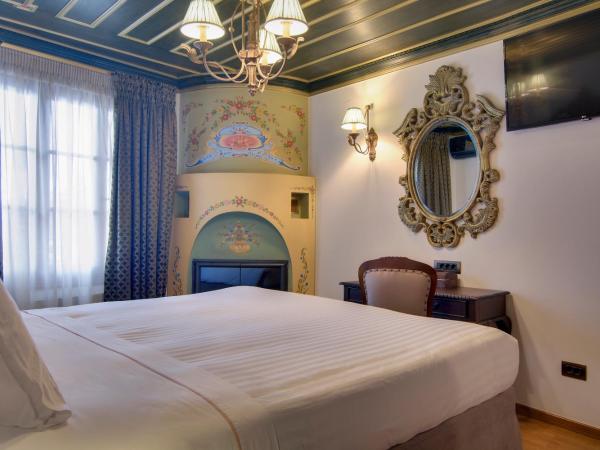 ARCHONTARIKI Historic Boutique Hotel : photo 6 de la chambre chambre double deluxe