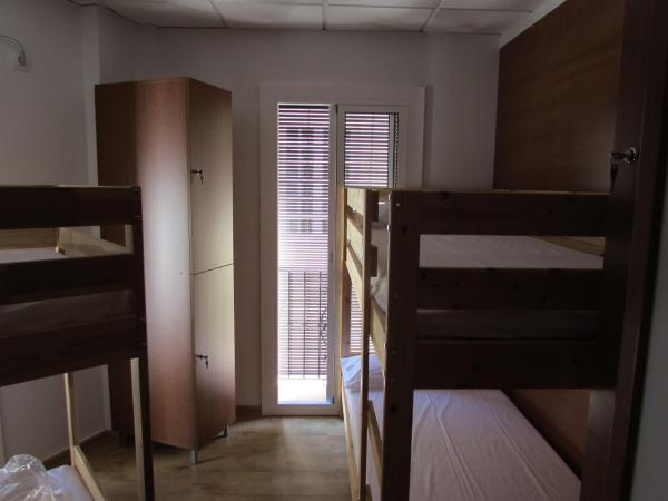 Chinitas Urban Hostel : photo 7 de la chambre lit dans dortoir pour femmes de 4 lits