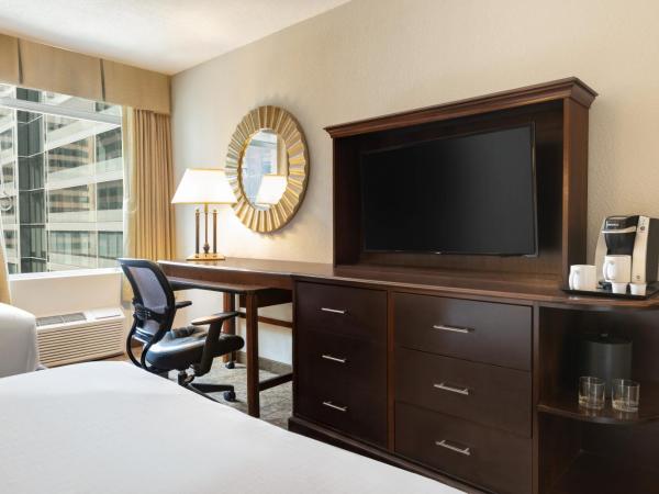 Crowne Plaza Crystal City-Washington, D.C., an IHG Hotel : photo 4 de la chambre chambre lits jumeaux - accessible aux personnes à mobilité réduite/malentendantes