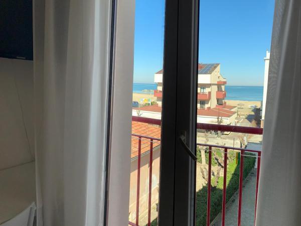 Hotel Marylise : photo 5 de la chambre chambre double ou lits jumeaux avec balcon