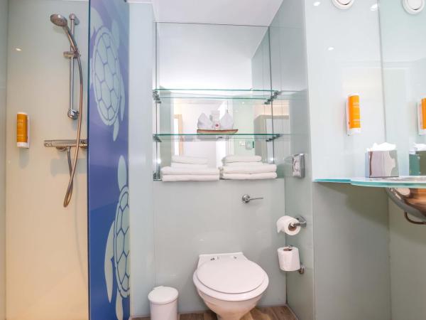 Holiday Inn Bournemouth, an IHG Hotel : photo 4 de la chambre chambre standard lit queen-size