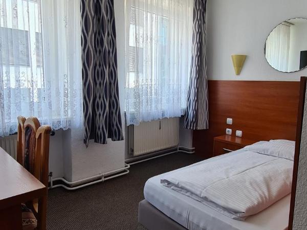 Hotel Zentrum : photo 10 de la chambre chambre simple