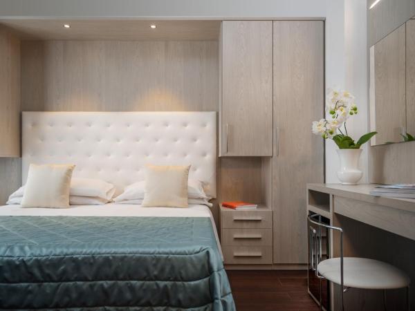 Boutique Hotel Re Enzo : photo 1 de la chambre chambre double avec balcon