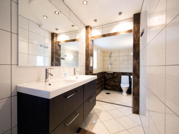 Pensjonat Jarlen : photo 3 de la chambre appartement 3 chambres (4 adultes)