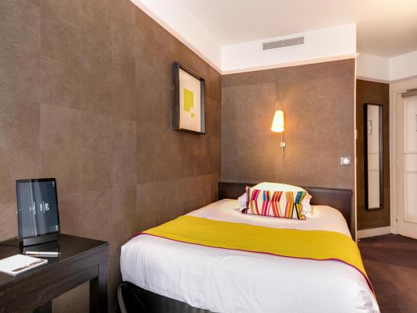 Hôtel Duo : photo 4 de la chambre chambre simple avec baignoire - 13 m²