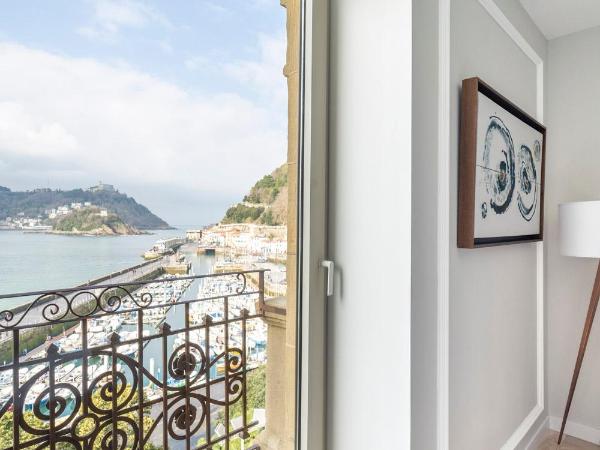 Lasala Plaza Hotel : photo 2 de la chambre cet hébergement offre une vue privilégiée sur la mer.