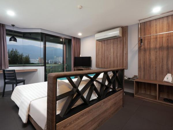 Cross Vibe Chiang Mai Decem Nimman Hotel - formerly X2 Vibe Chiang Mai Decem - SHA Extra Plus : photo 3 de la chambre hébergement de luxe - vue sur montagne