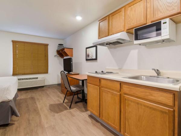 WoodSpring Suites Houston I-45 Airtex : photo 6 de la chambre suite avec 2 lits doubles - accessible aux personnes à mobilité réduite/non-fumeurs