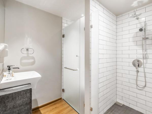 Kokotel Bangkok Surawong : photo 4 de la chambre chambre lits jumeaux standard