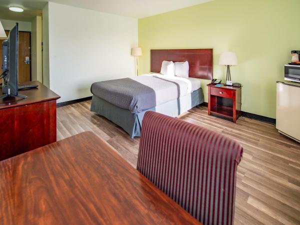 Rodeway Inn Central Colorado Springs : photo 2 de la chambre chambre lit queen-size supérieure - non-fumeurs