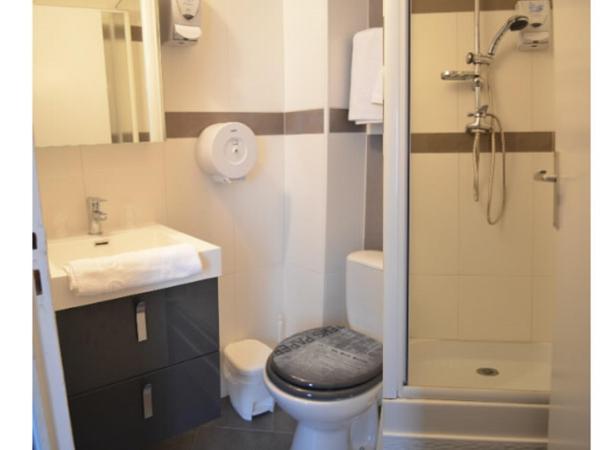 Hotel Central Anzac : photo 4 de la chambre chambre quadruple avec lits superposés