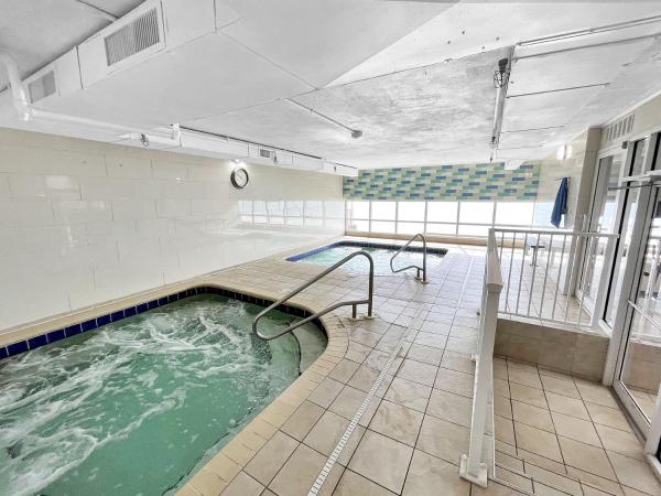 Million Dollar Views, Stunning Beachfront Property : photo 2 de la chambre chambre familiale - vue sur mer