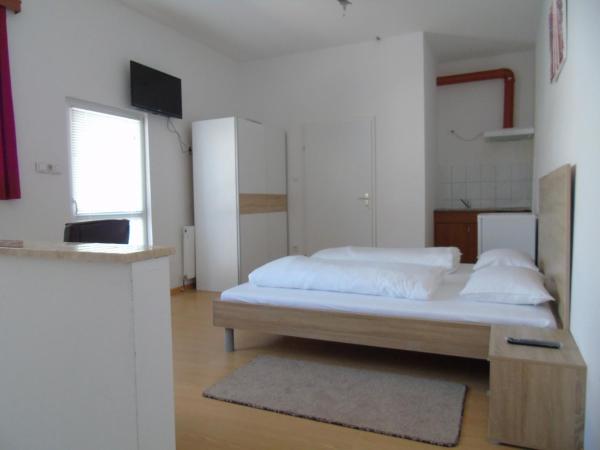 Cáfe 168 : photo 1 de la chambre chambre lits jumeaux Économique