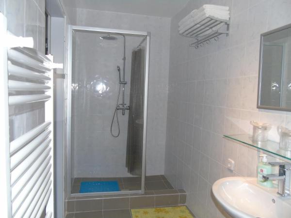 Cáfe 168 : photo 4 de la chambre chambre triple basique