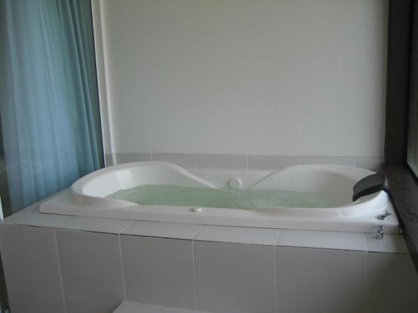 Barracuda Eco Resort Búzios : photo 3 de la chambre suite lit queen-size avec baignoire spa