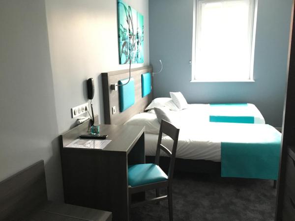 Hotel-Restaurant St-Christophe : photo 2 de la chambre chambre lits jumeaux