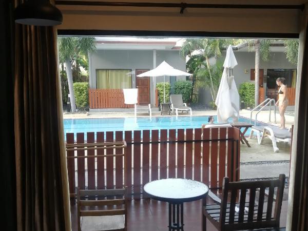 ViVi Hotel Resort : photo 1 de la chambre chambre lit king-size - vue sur piscine 
