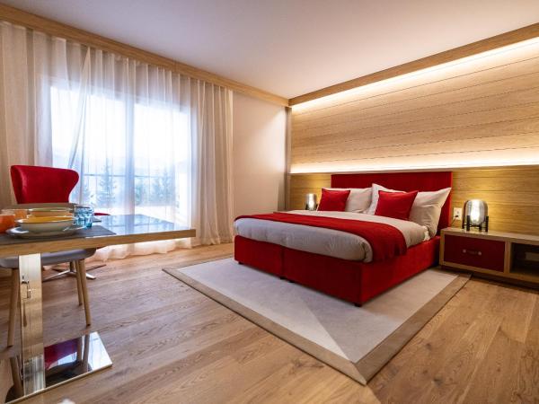 NEW OPENING 2022 - Los Lorentes Hotel Bern City : photo 3 de la chambre suite junior deluxe avec kitchenette - accessible aux personnes à mobilité réduite - vue sur cour