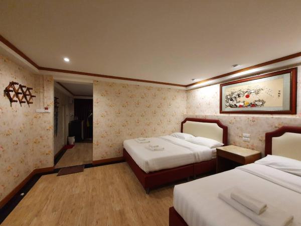 Golden Dragon Kanchanaburi : photo 8 de la chambre chambre familiale deluxe
