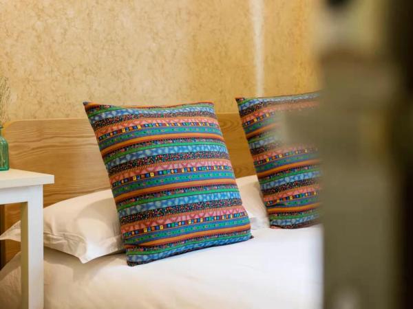 Hangzhou Citynest Music B&B 杭州栖息地音乐桌游民宿 : photo 6 de la chambre chambre double avec salle de bains privative