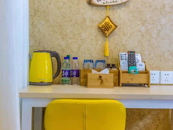 Hangzhou Citynest Music B&B 杭州栖息地音乐桌游民宿 : photo 7 de la chambre chambre triple avec salle de bains