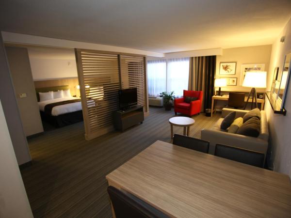 GreenTree Inn & Suites Phoenix Sky Harbor : photo 3 de la chambre suite lit king-size - accessible aux personnes à mobilité réduite