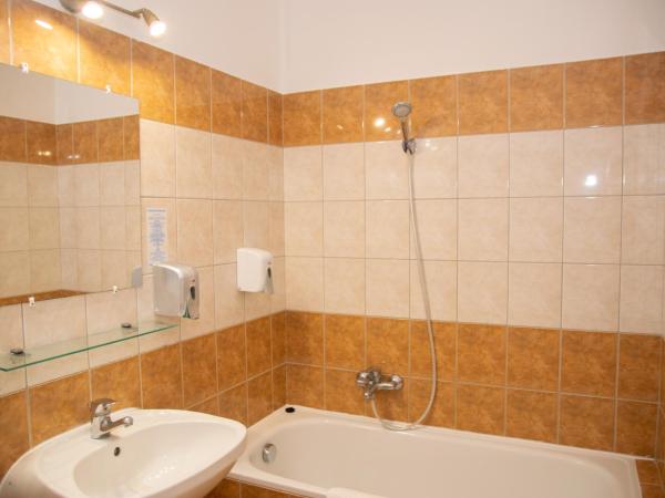 Triple M Hotel : photo 1 de la chambre chambre triple