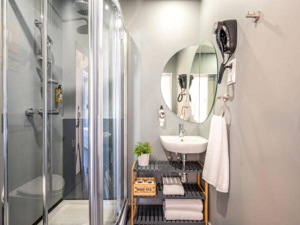 Lisbon Wine House - Rooms & Suites : photo 9 de la chambre chambre double