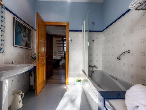 Finca Almenara de Copau : photo 3 de la chambre chambre double ou lits jumeaux - vue sur jardin