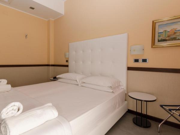 Hotel Derby : photo 5 de la chambre chambre double ou lits jumeaux avec balcon