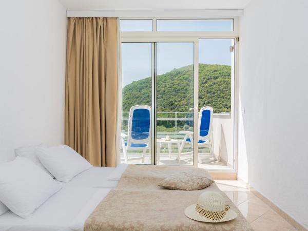 Hotel Hedera - Maslinica Hotels & Resorts : photo 4 de la chambre chambre double avec balcon - vue sur mer