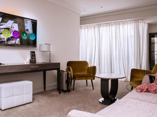 Hôtel Le Canberra : photo 1 de la chambre suite prestige 