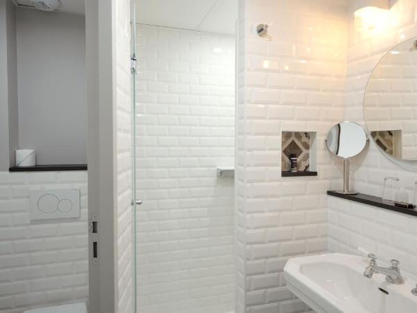 Hotel Litteraire Marcel Ayme, BW Premier Collection : photo 4 de la chambre chambre lit king-size supérieure