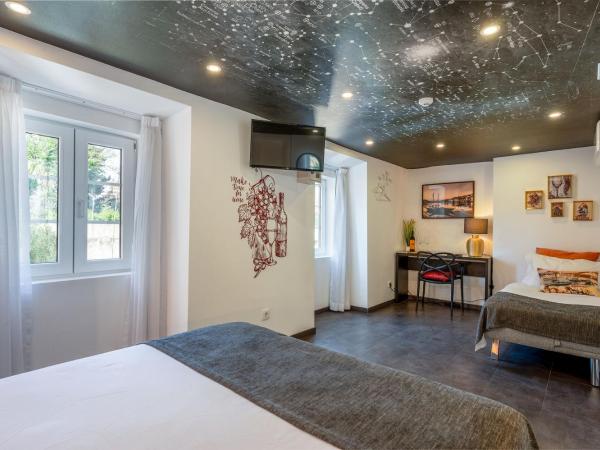 Lisbon Wine House - Rooms & Suites : photo 7 de la chambre chambre triple standard