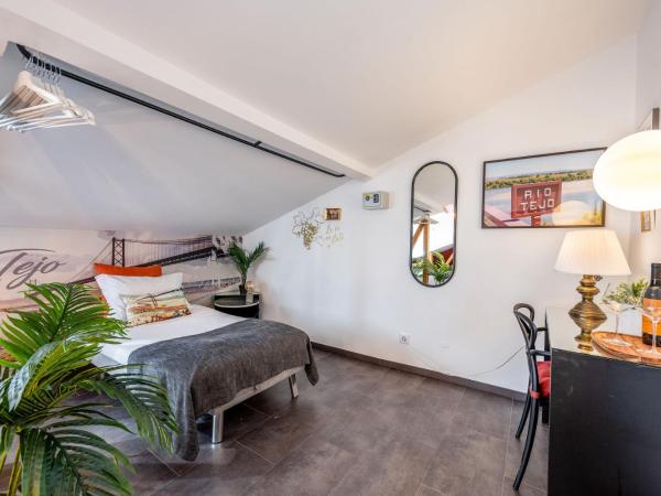 Lisbon Wine House - Rooms & Suites : photo 7 de la chambre chambre familiale supérieure