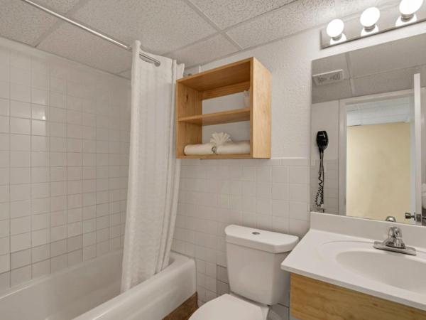 Ramada by Wyndham Panama City Beach / Beachfront : photo 2 de la chambre chambre lit king-size - vue sur océan - non-fumeurs