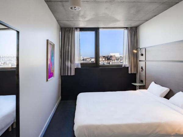 The People - Paris Marais : photo 6 de la chambre chambre double ou lits jumeaux avec vue