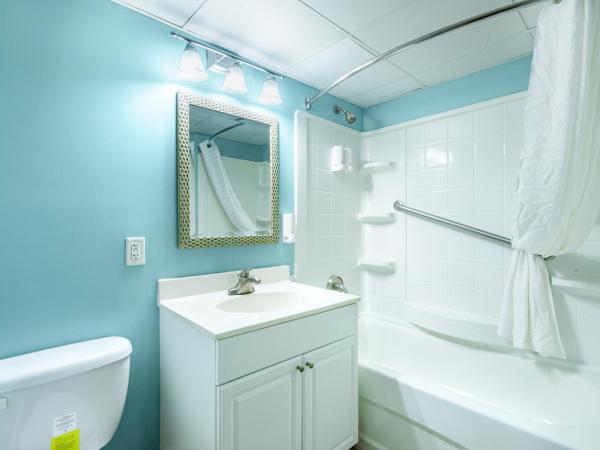 Ocean Key Resort, Virginia Beach by Vacatia : photo 7 de la chambre suite deluxe avec lit king-size