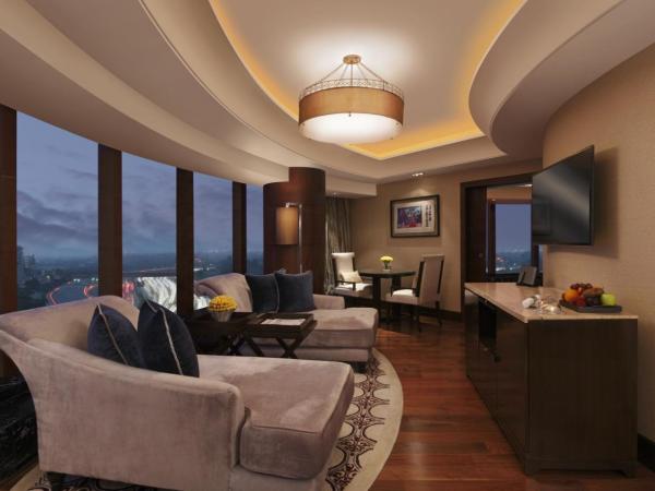 The Leela Ambience Gurugram Hotel & Residences : photo 4 de la chambre suite panoramique