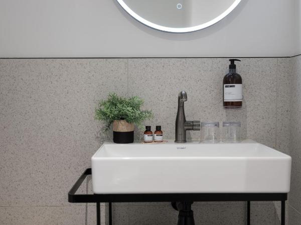 Maisons du Monde Hotel & Suites - Nantes : photo 5 de la chambre appartement 2 chambres proche de place royale - 65 m² - roma