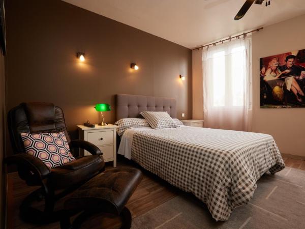 hotel de la paix : photo 5 de la chambre chambre double avec salle de bains privative