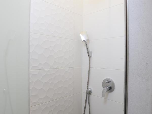 Wellness Pension Ametyst : photo 4 de la chambre chambre double deluxe - vue sur jardin