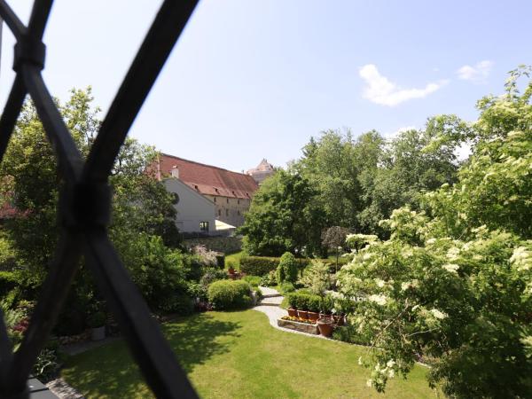 Wellness Pension Ametyst : photo 6 de la chambre chambre double deluxe - vue sur jardin