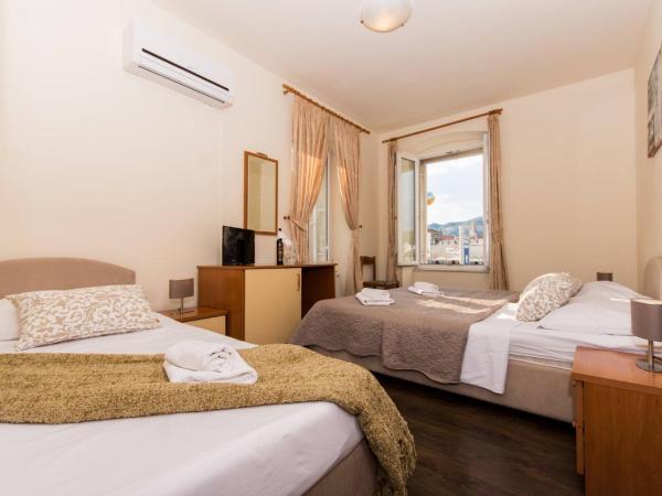 Vila Liza : photo 7 de la chambre chambre triple avec vue