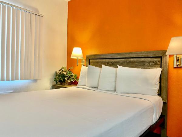 Siegel Select Las Vegas Boulevard : photo 3 de la chambre suite lit queen-size