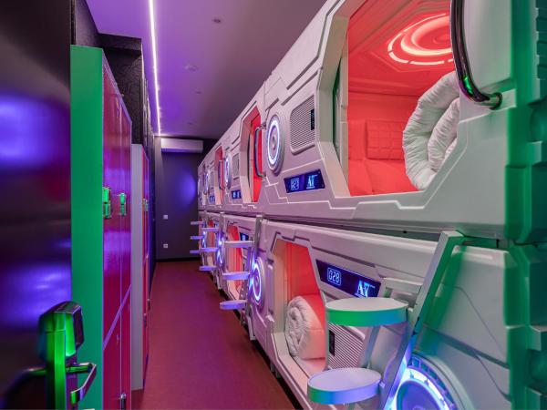 Art Seven Hostel Capsules : photo 1 de la chambre lit capsule double dans dortoir mixte