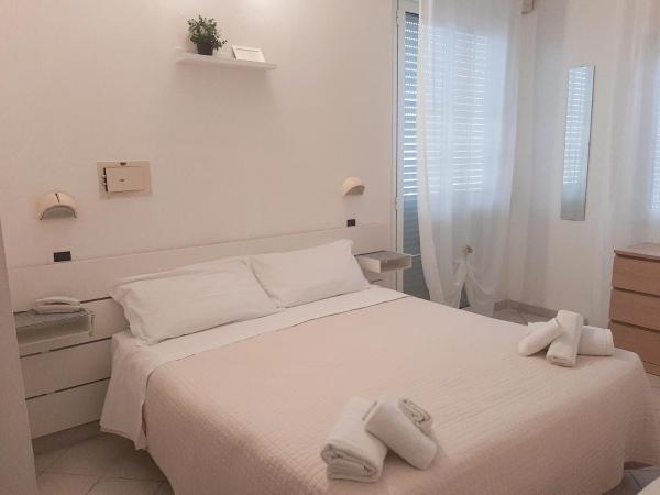 HOTEL JOHN : photo 1 de la chambre chambre triple